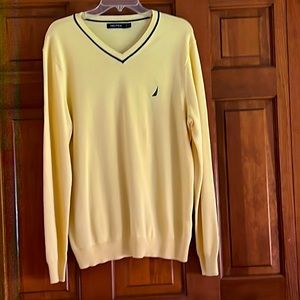 Nautica Mens sweater. Size M. Pre loved. 100% Cotton.